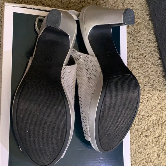 They’re in great condition. Only worn once. - Picture 4 of 4